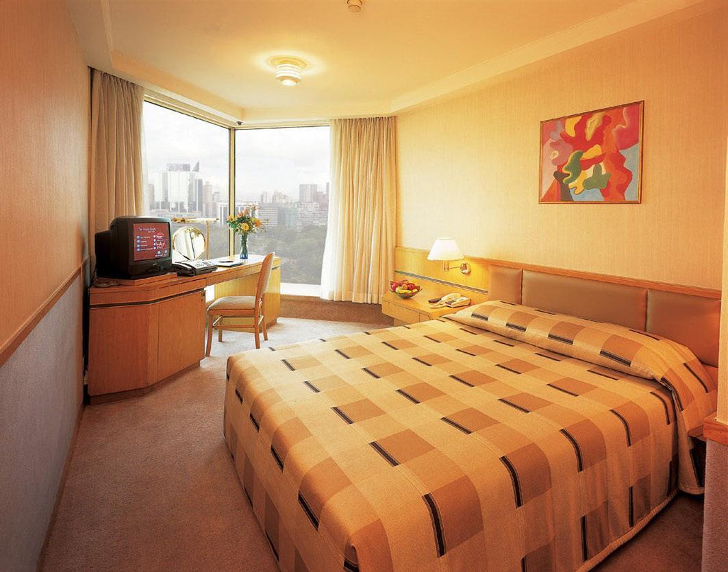 The Royal Pacific & Towers Hotel
